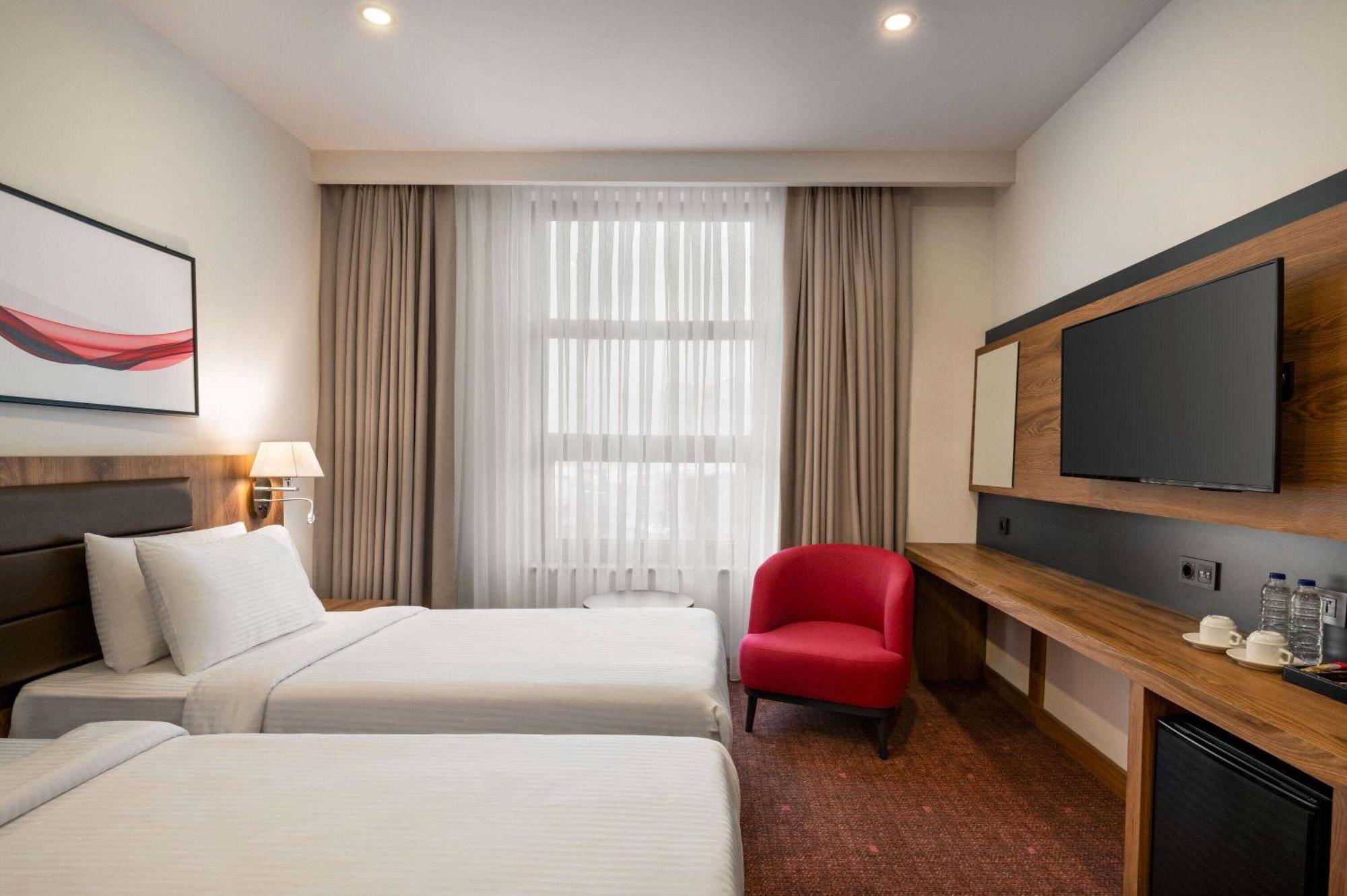 Ramada By Wyndham Karacabey Hotel Bursa Exterior photo