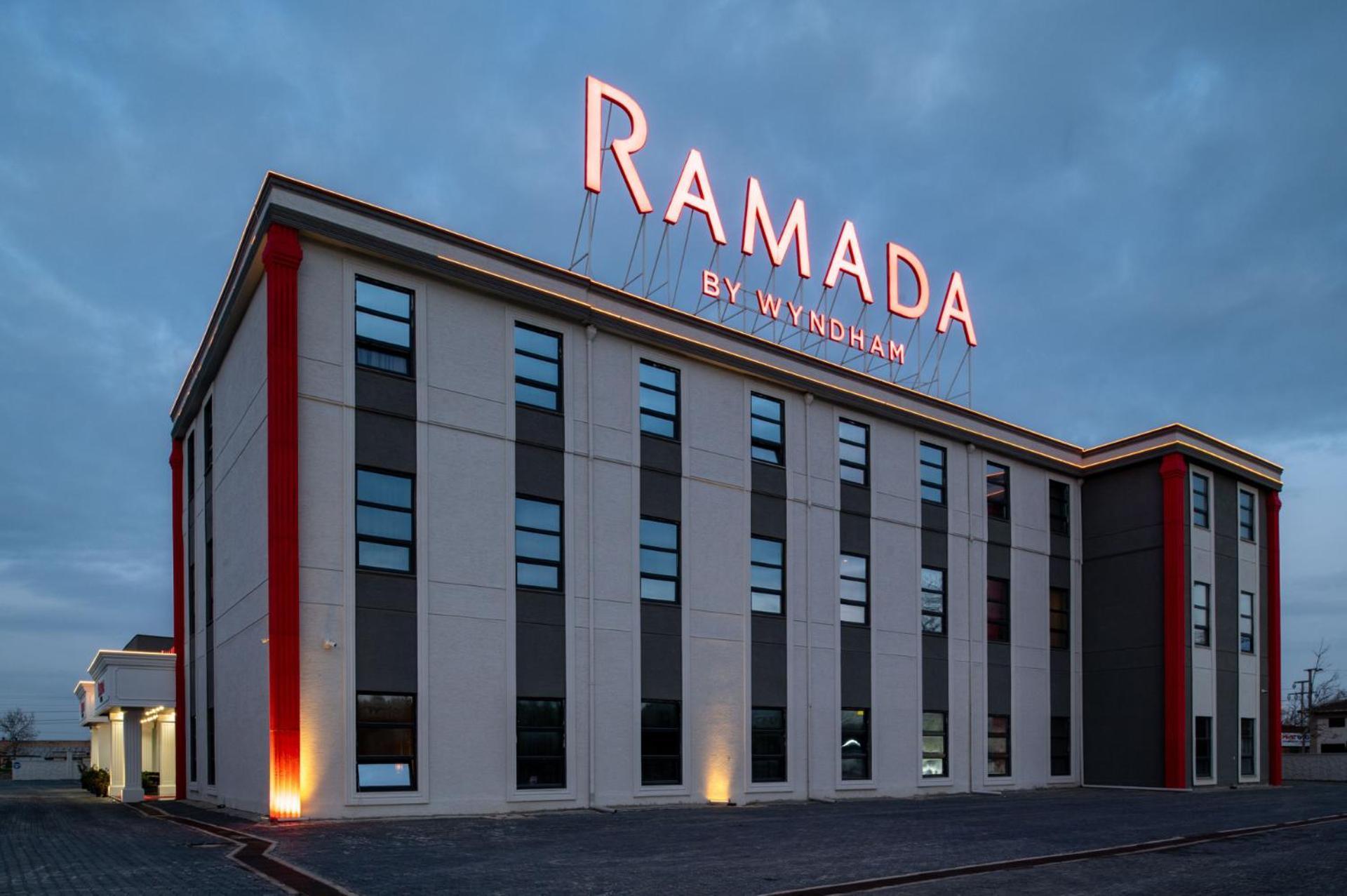 Ramada By Wyndham Karacabey Hotel Bursa Exterior photo